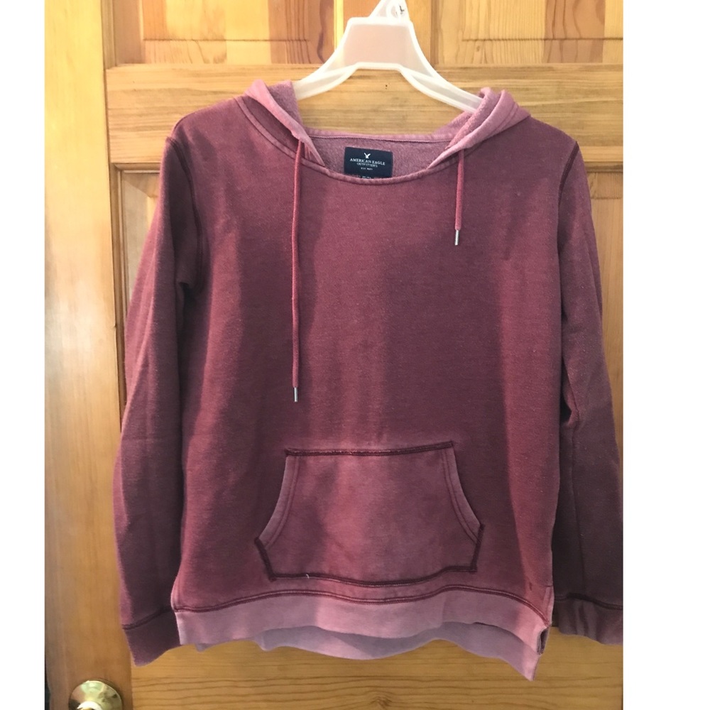 American Eagle Maroon sweatshirt